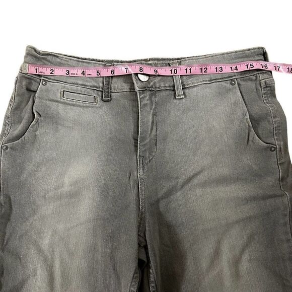 Signature by Levi’s ~ Grey denim Bermuda Shorts ~ size 14 - Picture 9 of 11